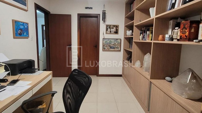 LB - BA803 | Apartamento de 244 m² en el Edificio Torrechiar