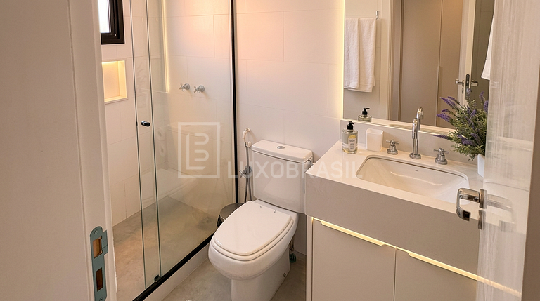 Casa 4 Suítes com Piscina no Santa Lúcia – Barra