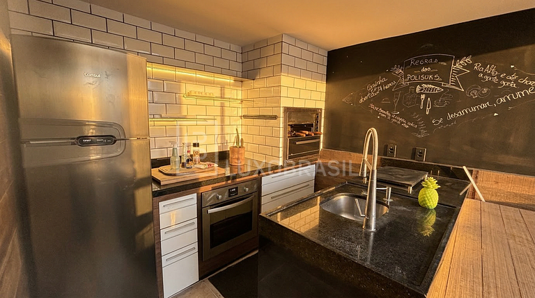 LB - RJ92 Casa con 4 Dormitorios en Alquiler, 397 m² - Barra