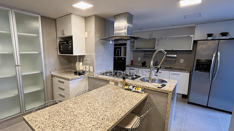 LB - RJ92 Casa con 4 Dormitorios en Alquiler, 397 m² - Barra