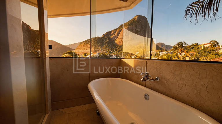 LUXOBRASIL #RJ80 – Modern House in Joá with Ocean View is th