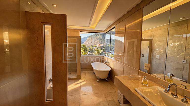 LUXOBRASIL #RJ80 – Modern House in Joá with Ocean View is th