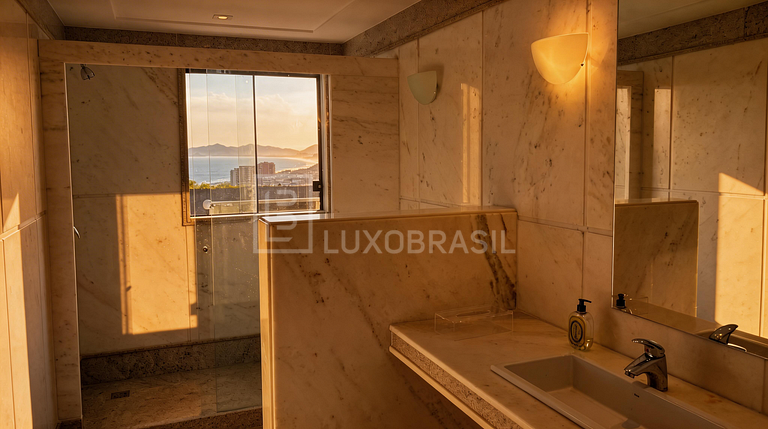 Casa de Luxo com Vista 360º na Joatinga | LUXOBRASIL
