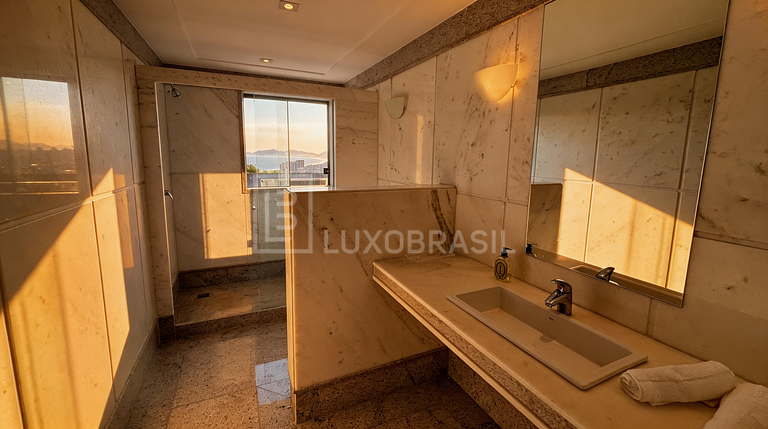LUXOBRASIL #RJ80 – Modern House in Joá with Ocean View is th