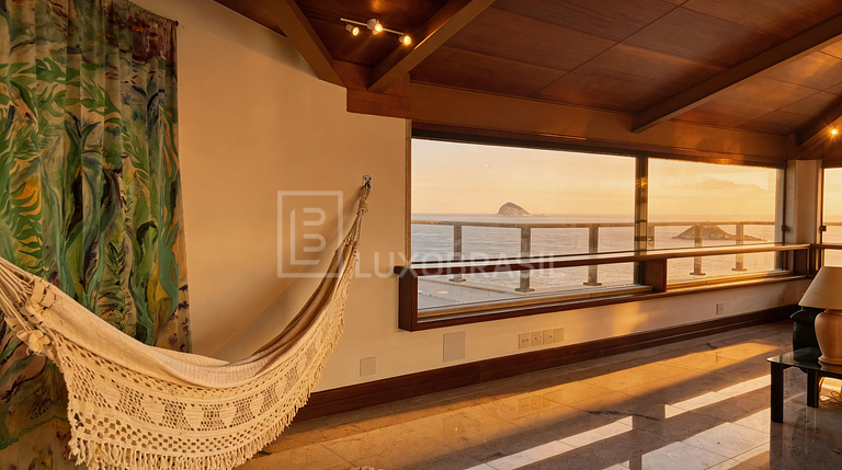 LUXOBRASIL #RJ80 Casa Moderna en Joá con Vista al Mar es el