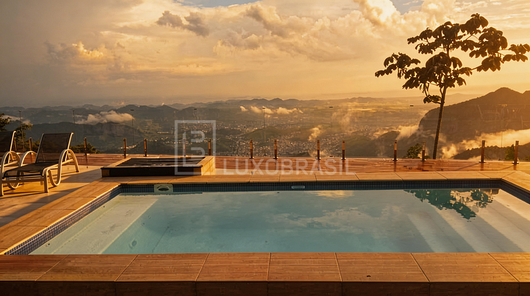 LB - PET801 Casa de Lujo en Condominio Bela Vista con Vista