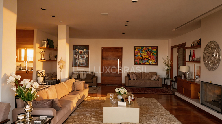 LB - PET801 Luxury House in Bela Vista Condominium with Pano