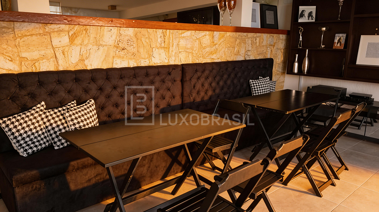 LB - PET 801 Villa Bela Vista in Petrópolis with panoramic v