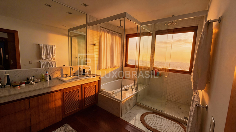 LB - PET801 Luxury House in Bela Vista Condominium with Pano