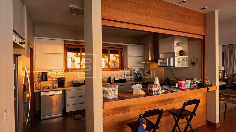 LB - PET801 Luxury House in Bela Vista Condominium with Pano