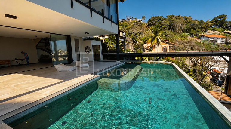 LB - RJ10 Mansion with 5 Bedrooms for Residential Lease, 1,2