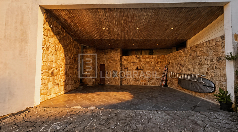 Mansão Exclusiva no bairro Joá com 04 Suítes