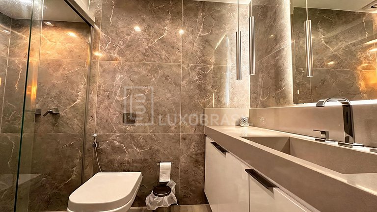 LB - RJ1020 Apartamento en Venta de 4 Habitaciones en Copaca