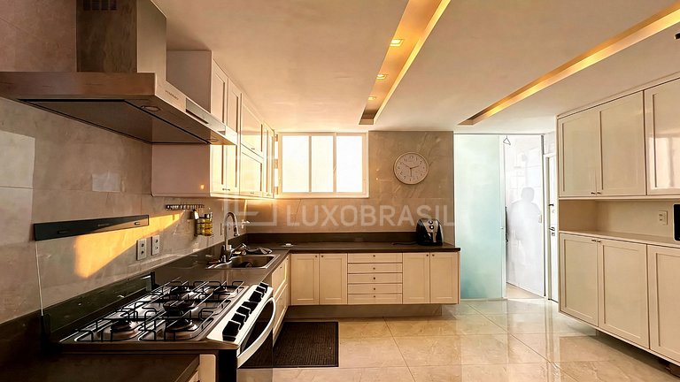 LB - RJ1020 Apartamento en Venta de 4 Habitaciones en Copaca