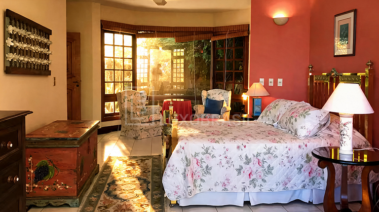 LB - BZ800 | 6-Bedroom Marina de Búzios Waterfront Villa for