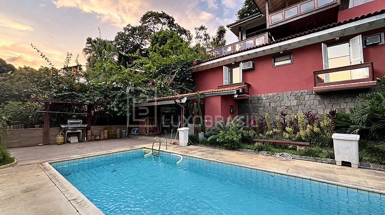 Casa de Luxo à Venda no Itanhangá | 5 Suítes