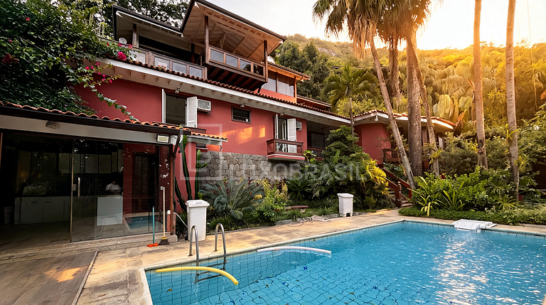 LB - RJ1022 Casa Tríplex de 5 Suites en Venta en Itanhangá