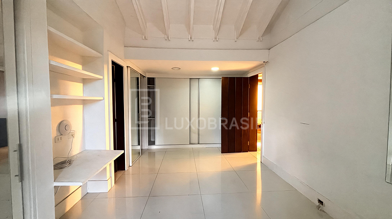 LB - RJ1022 5-Bedroom Triplex House for Sale in Itanhangá