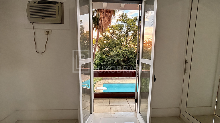 LB - RJ1022 | Three-Story House | 5 Suites | Long-Term Renta