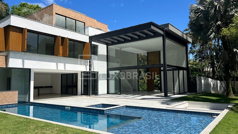 Casa de Luxo no Itanhangá com Vista para Pedra da Gávea