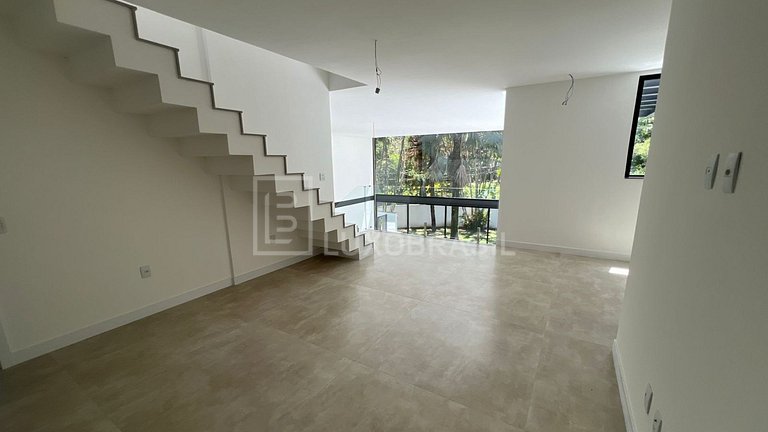 Casa de Luxo no Itanhangá com Vista para Pedra da Gávea
