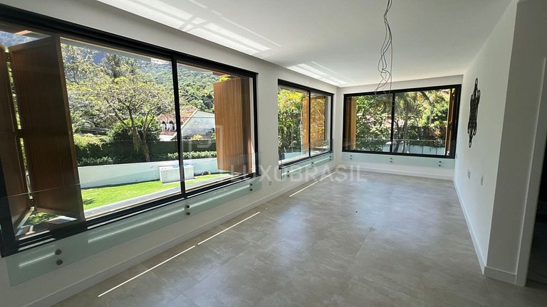 Casa de Luxo no Itanhangá com Vista para Pedra da Gávea