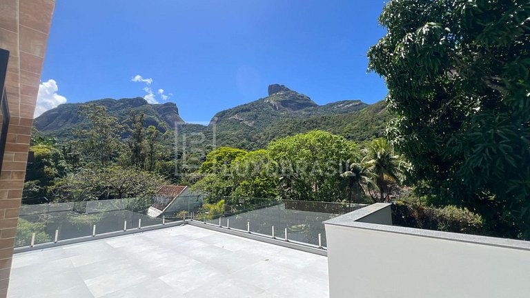 Casa de Luxo no Itanhangá com Vista para Pedra da Gávea