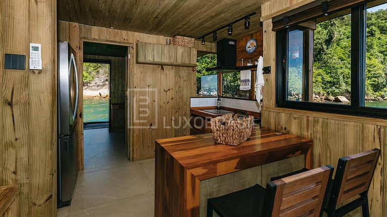 Casa Flutuante em Angra dos Reis para Aluguel de Temporada