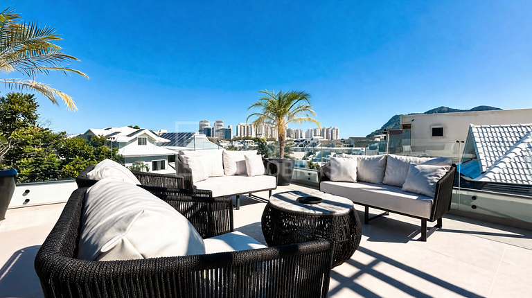 LB - RJ1025 Riviera Del Sol House | 4 Suites for Sale