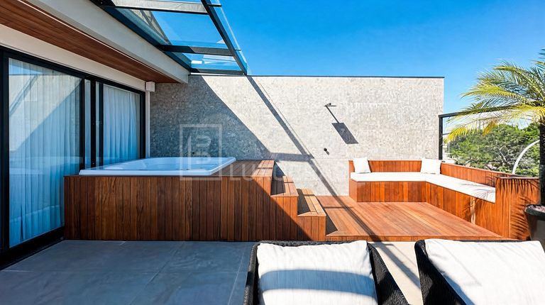LB - RJ1025 Casa Riviera Del Sol | 4 Suites en Venta