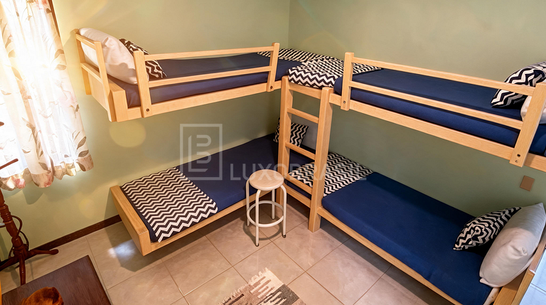 LB - AR810 Casa de 5 Habitaciones en Venta, Cunhambebe, Angr