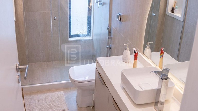 LB - RJ1027 | Casa de 5 Suites en Venta en Villagio Felicita