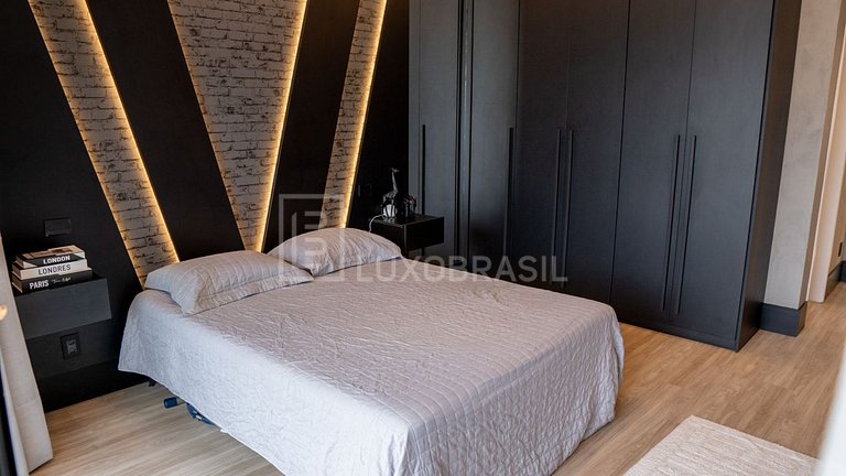 LB - RJ1027 | Casa de 5 Suites en Venta en Villagio Felicita