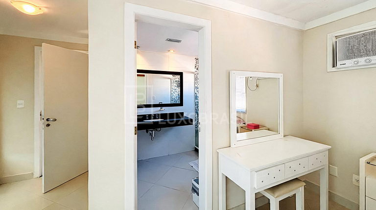 LB - RJ138 Casa 05 Suítes à Venda Barra da Tijuca