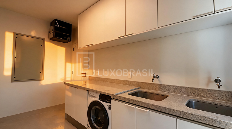 Casa de Luxo à Venda em Itaoca Mangaratiba com 7 Suítes