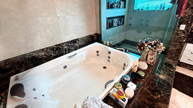LB - RJ1031 | Santa Monica House with 6 Suites