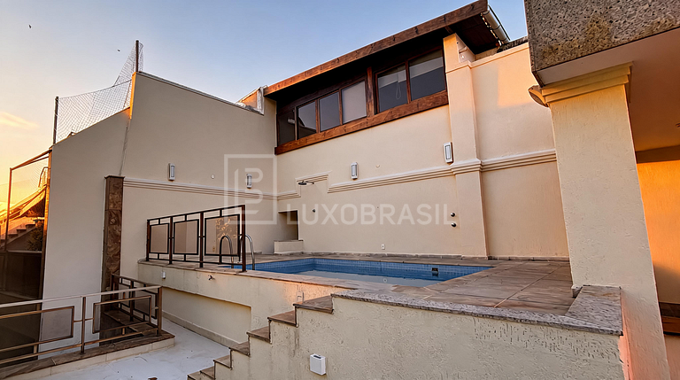 LB - RJ995 Penthouse with 6 Bedrooms, 451 m² – For Sale at R