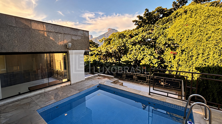 LB - RJ995 Penthouse de 6 Habitaciones, 451 m² – En Venta po