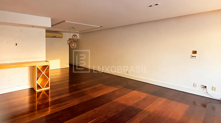 LB - RJ995 Penthouse with 6 Bedrooms, 451 m² – For Sale at R