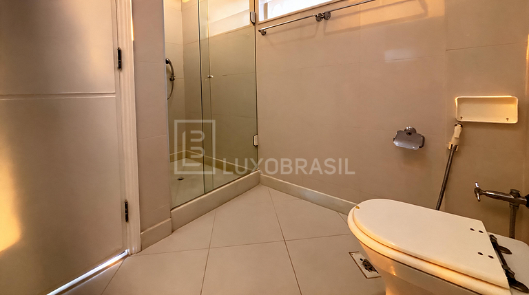 LB - RJ995 Penthouse with 6 Bedrooms, 451 m² – For Sale at R