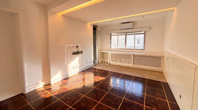 LB - RJ995 Penthouse with 6 Bedrooms, 451 m² – For Sale at R
