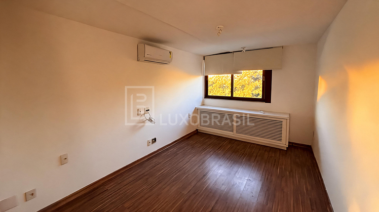 LB - RJ995 Penthouse de 6 Habitaciones, 451 m² – En Venta po