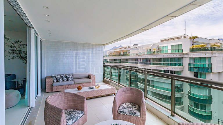 LB - RJ1035 | 4-Bedroom Duplex Penthouse for Long-Term Rent