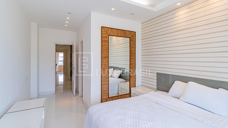 LB - RJ1035 | Penthouse Dúplex de 4 Dormitorios en Alquiler