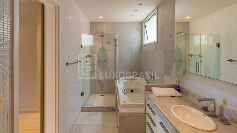 LB - RJ1035 | Penthouse Dúplex de 4 Dormitorios en Alquiler