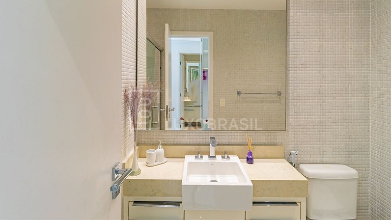 LB - RJ1035 | 4-Bedroom Duplex Penthouse for Long-Term Rent