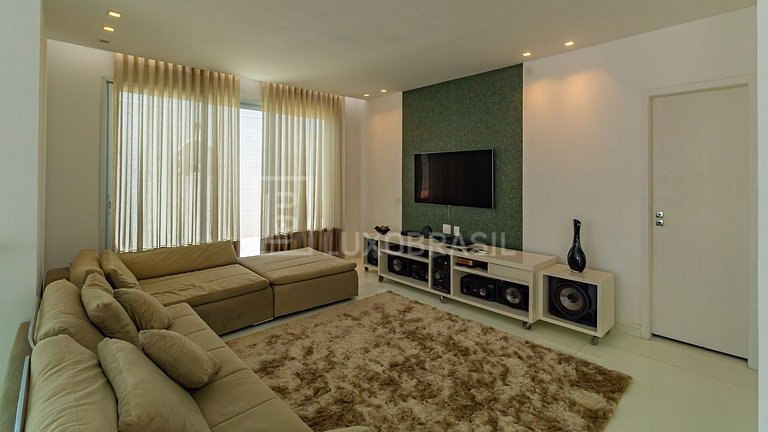 LB - RJ1035 | Penthouse Dúplex de 4 Dormitorios en Alquiler