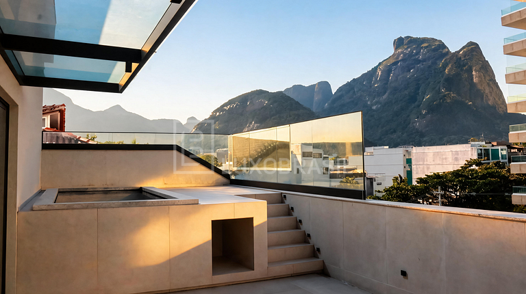 Cobertura Duplex à Venda no Posto 2 com Vista Mar