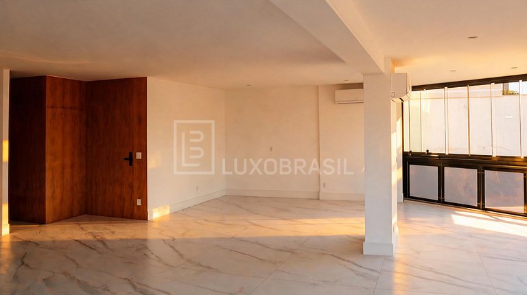 Cobertura Duplex à Venda no Posto 2 com Vista Mar