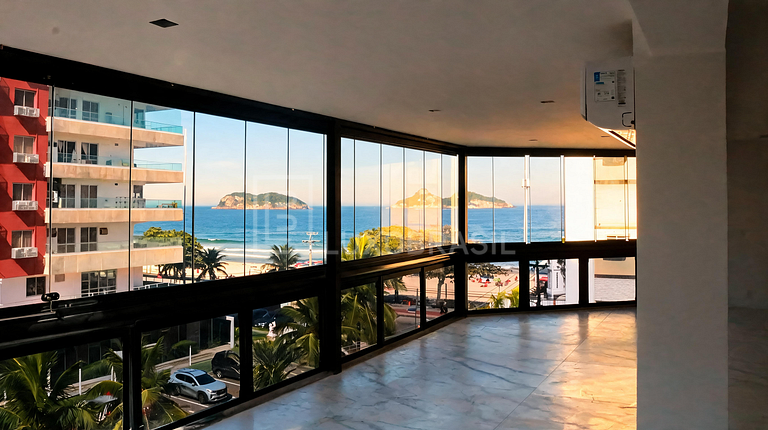 Cobertura Duplex à Venda no Posto 2 com Vista Mar